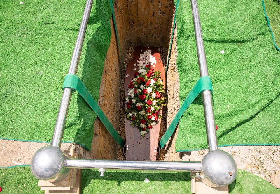 Quanto tempo deve passare dopo la morte per il funerale?