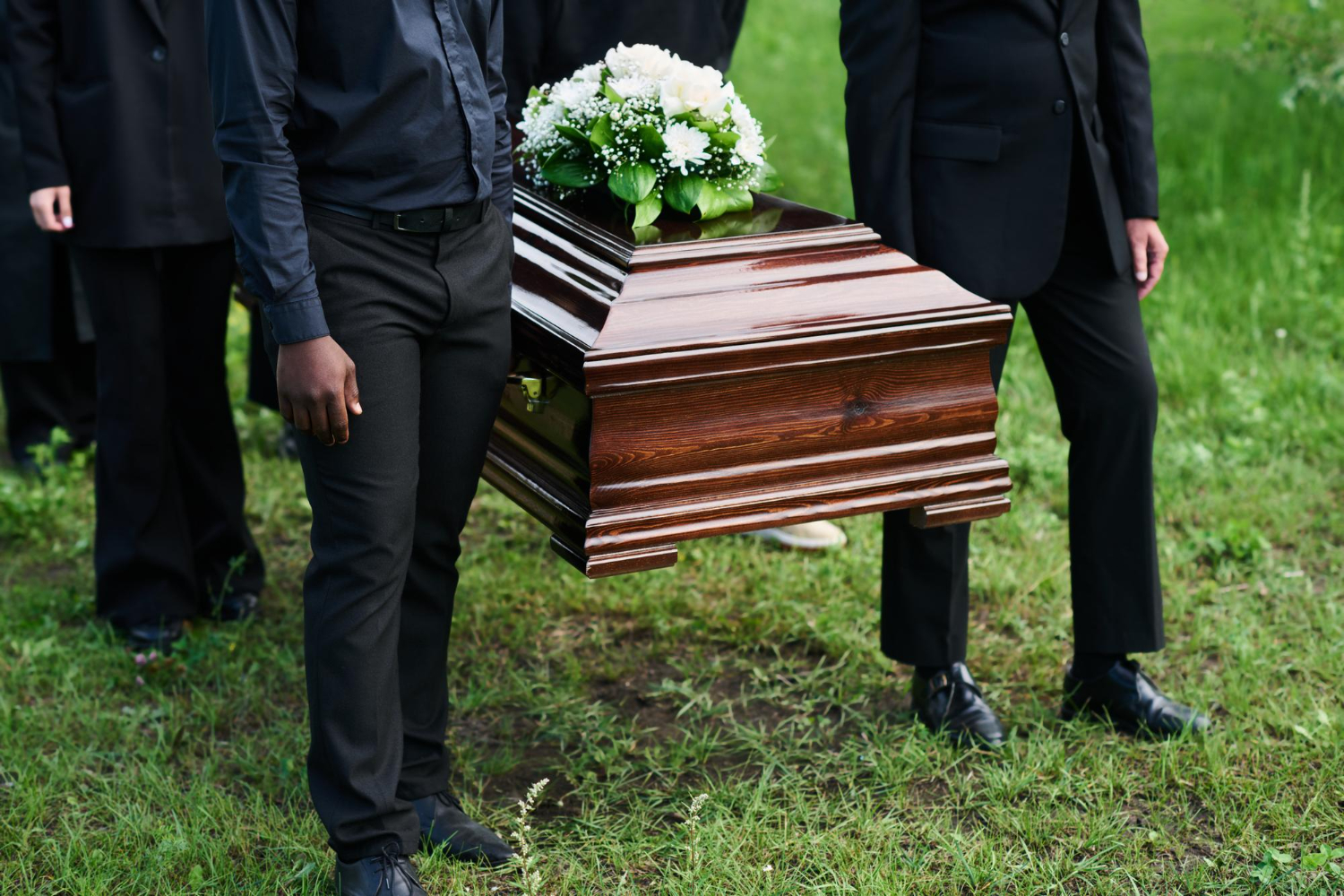 Come funziona un funerale non religioso?